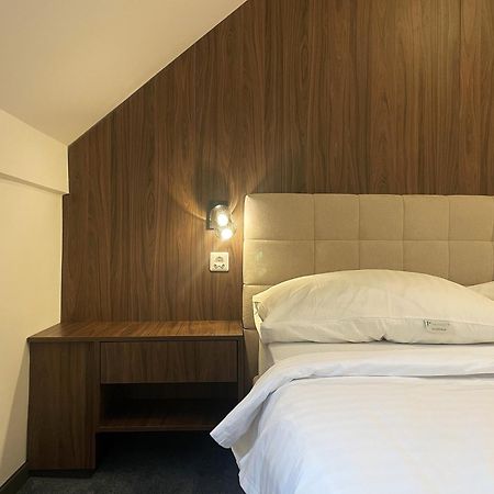 Reich Motel Веленье Экстерьер фото