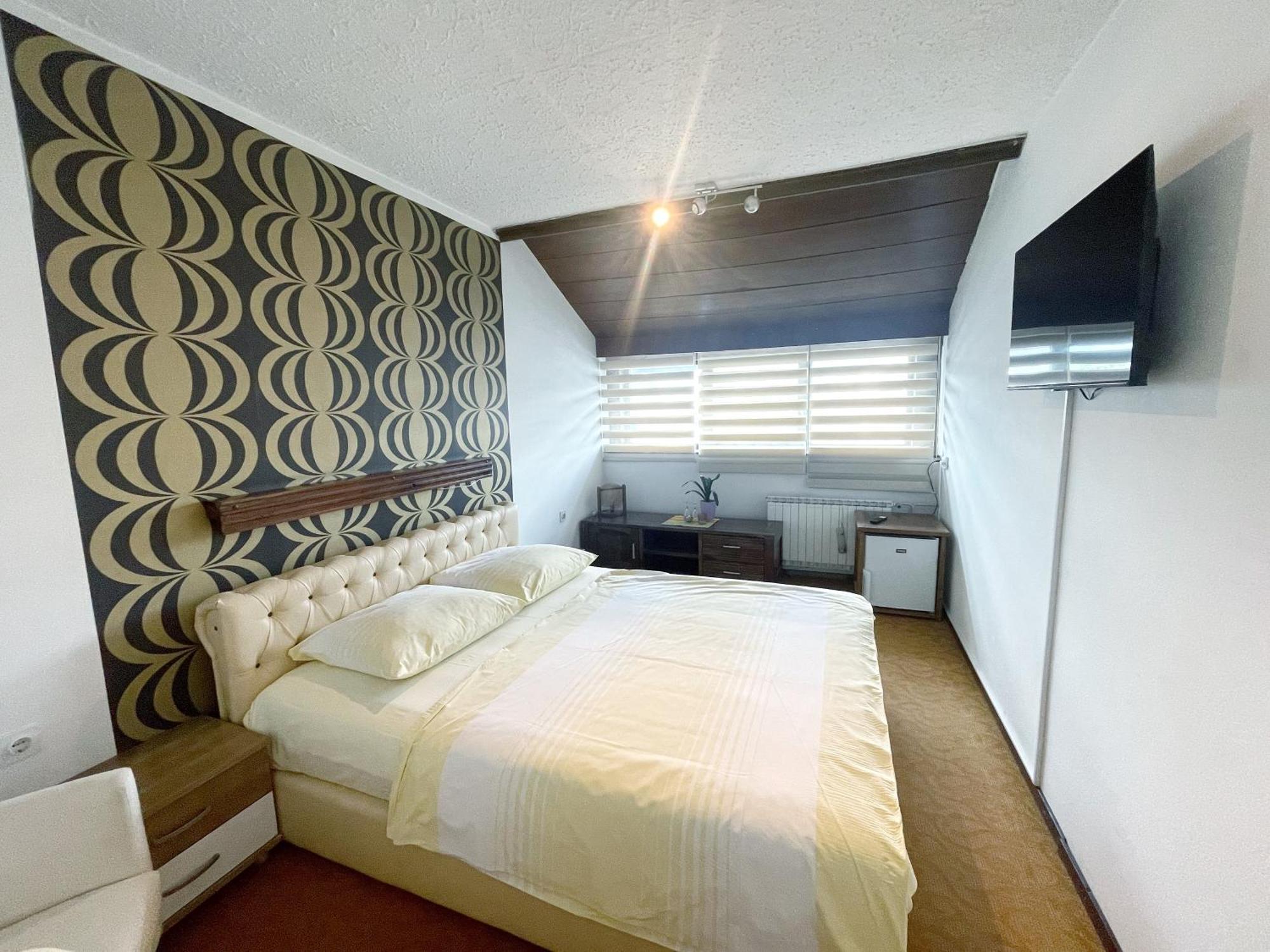 Reich Motel Веленье Экстерьер фото
