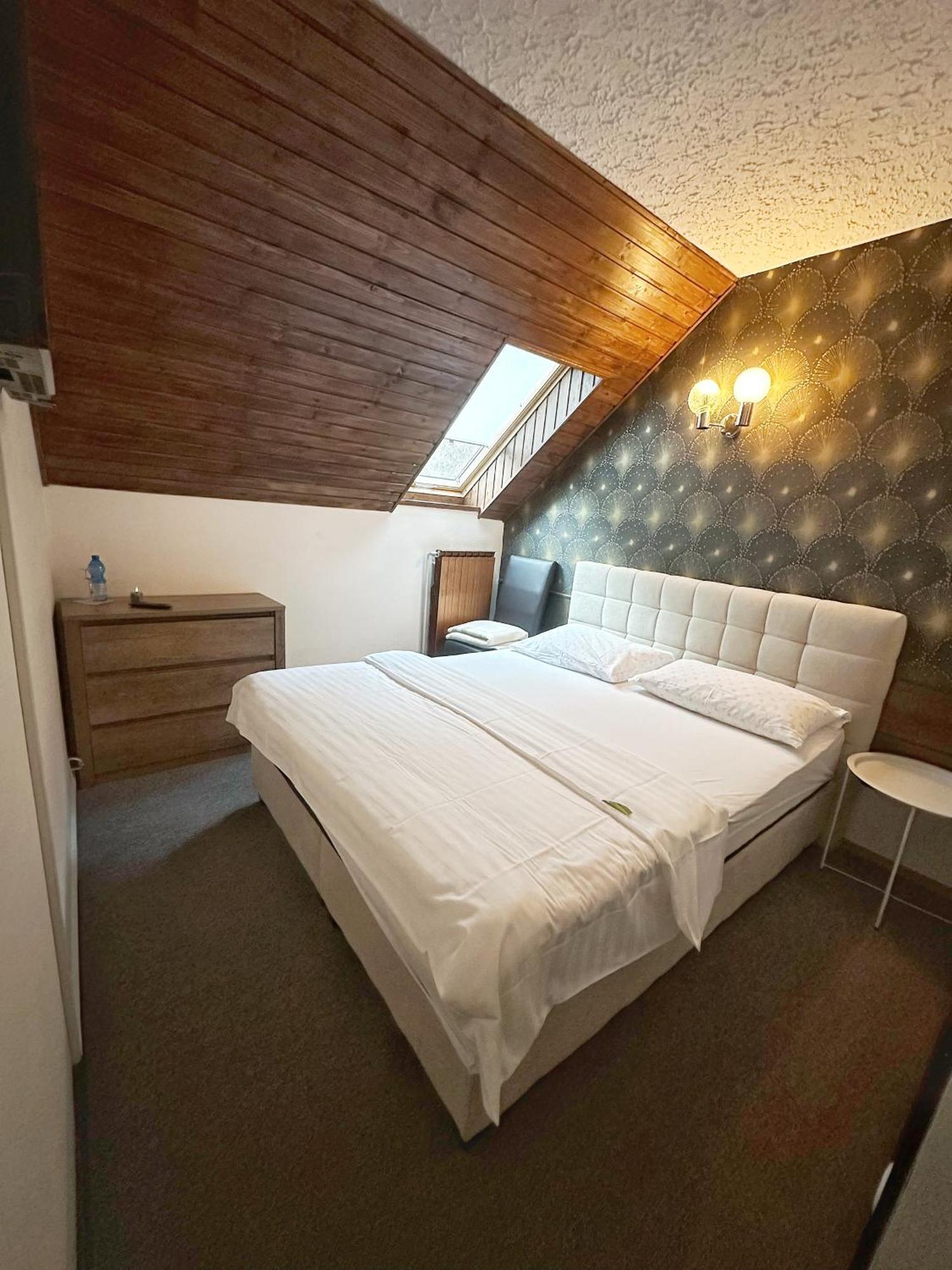 Reich Motel Веленье Экстерьер фото